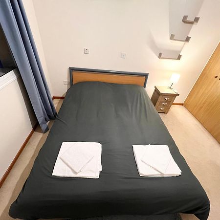 212 Apartment, A 2-Bedroom Escape Paphos ภายนอก รูปภาพ