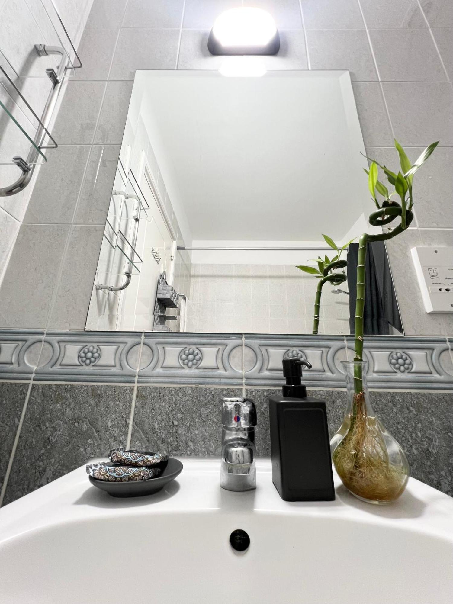 212 Apartment, A 2-Bedroom Escape Paphos ภายนอก รูปภาพ