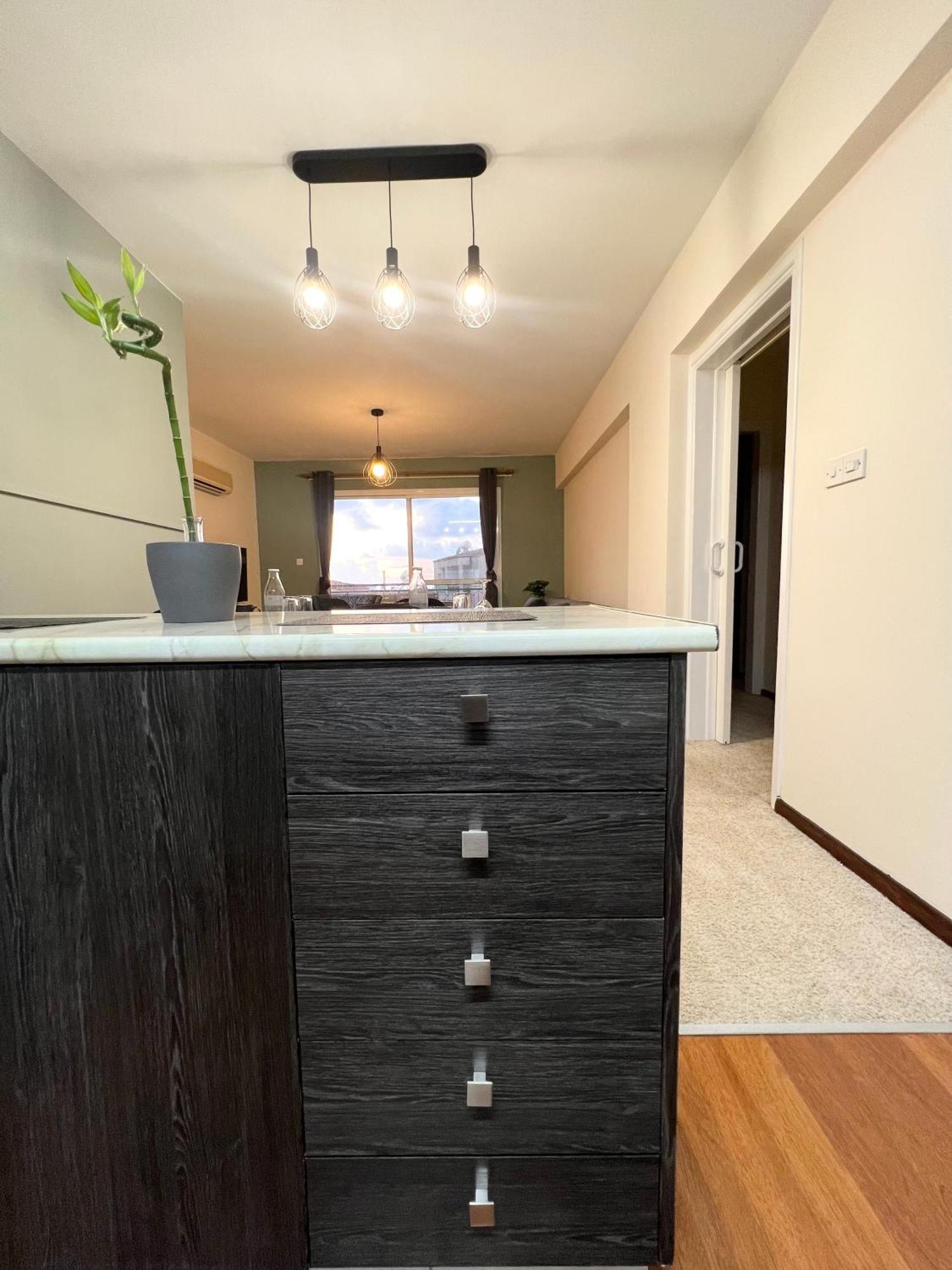 212 Apartment, A 2-Bedroom Escape Paphos ภายนอก รูปภาพ